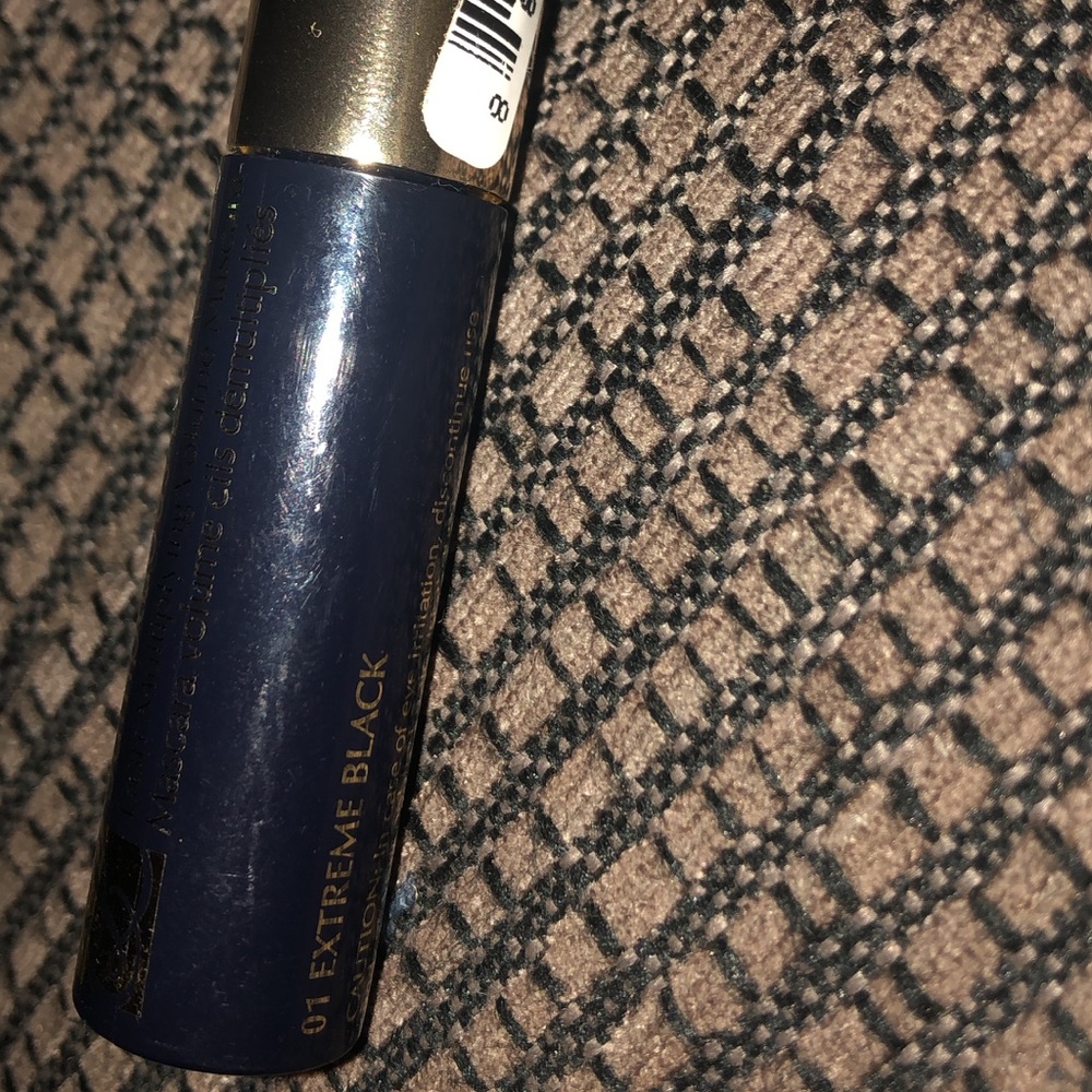 Estée Lauder Sumptuous Extreme Travel Size Mascara - Picture 4 of 6
